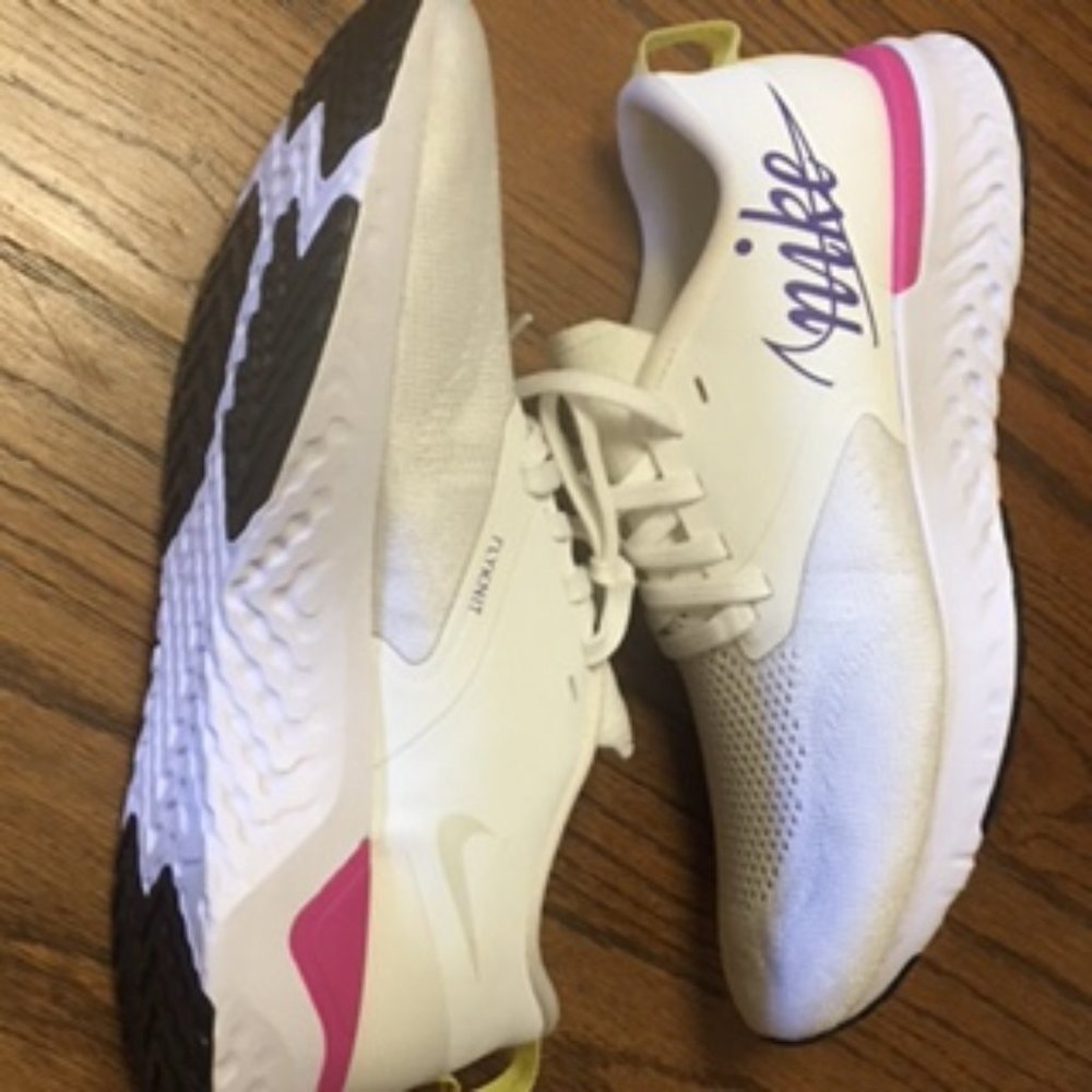 Nike Odyssey React Running Shoes  Size 8 FlyKnit